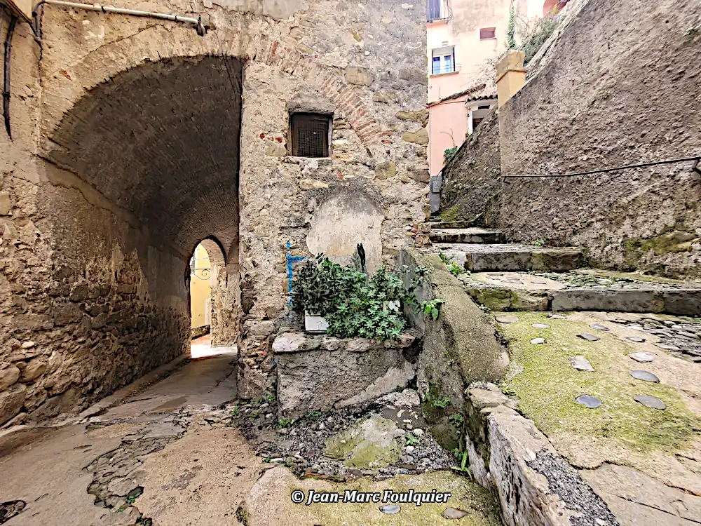 On monte ou on descend dans le Vieux Menton