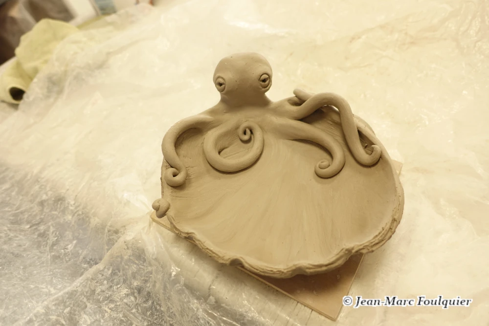 The octopus, a subject that inspires Hend and his ceramic creations in Nice