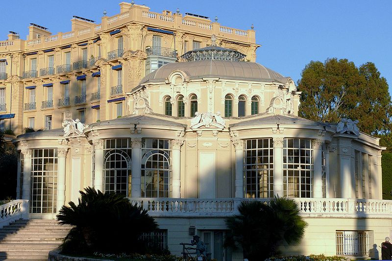 Visiter Beaulieu-sur-mer et ses villas Belle époque. Ici, l'ancien hôtel Bristol.