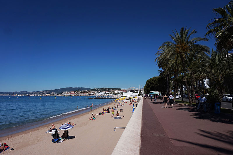 The Croisette in Cannes and its beaches