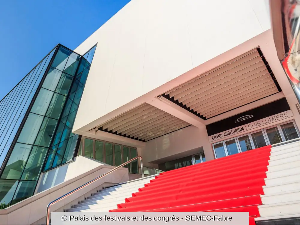 Palais des festivals et des congrès à Cannes et la célèbre montée des marches